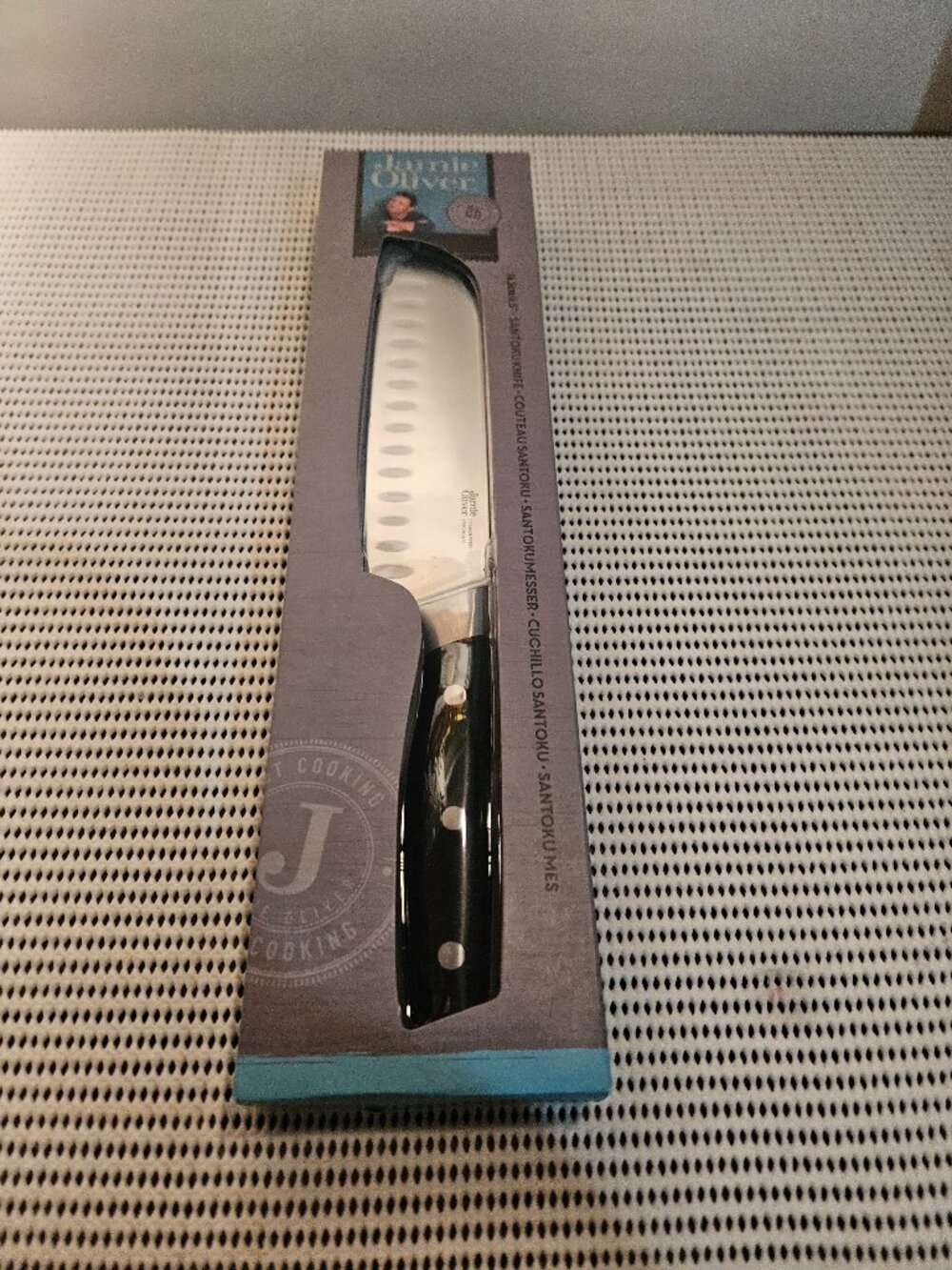 Jamie Oliver Santoku Knife, new in box   G11
